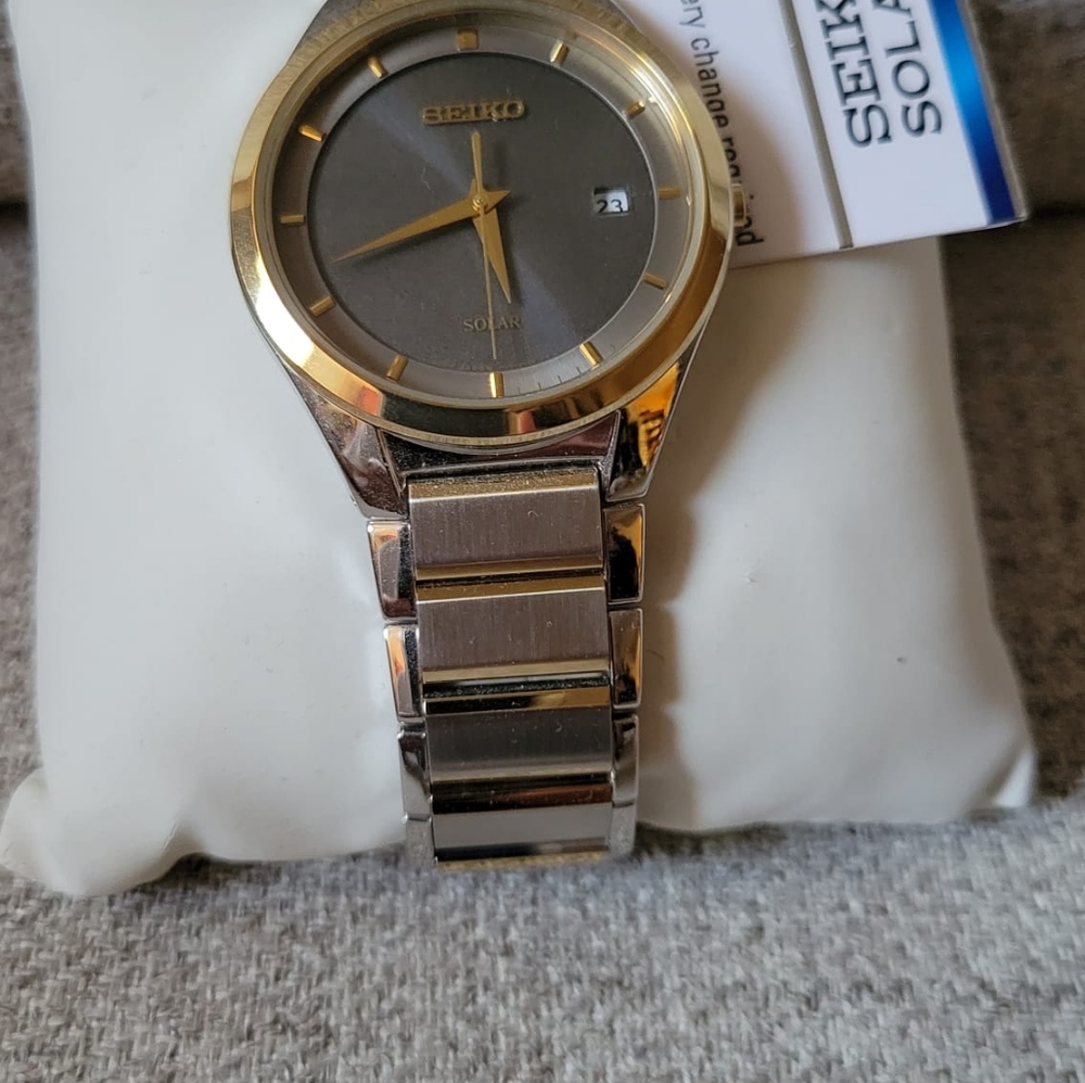 Seiko Solar Grey Dial two tone New with tag SNE 242